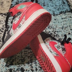Mid 1's Nike Jordan, 13.5C, red, green,  black, white,  unisex